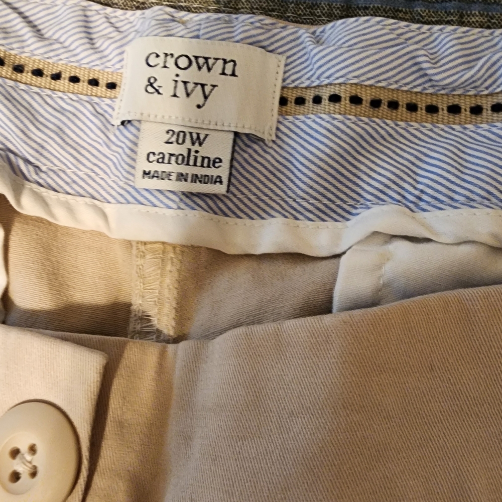 Tan Women's Shorts FREE Tee - Picture 2 of 10